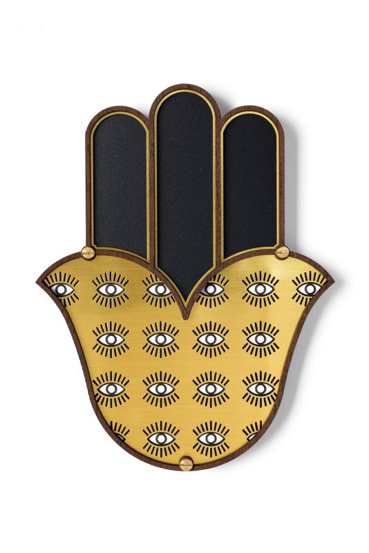 Hamsa Wanddeko von Umasqu mit goldenen Augen auf Holz, einzigartiger Wandschmuck für Wohnzimmer.